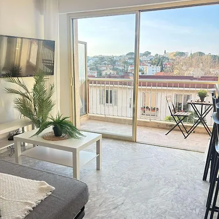 아파트 Bel Renove Avec Balcon Centre