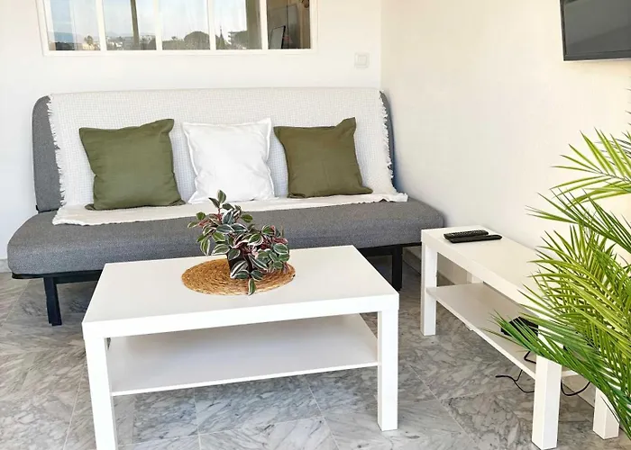 Bel Renove Avec Balcon Centre * Antibes